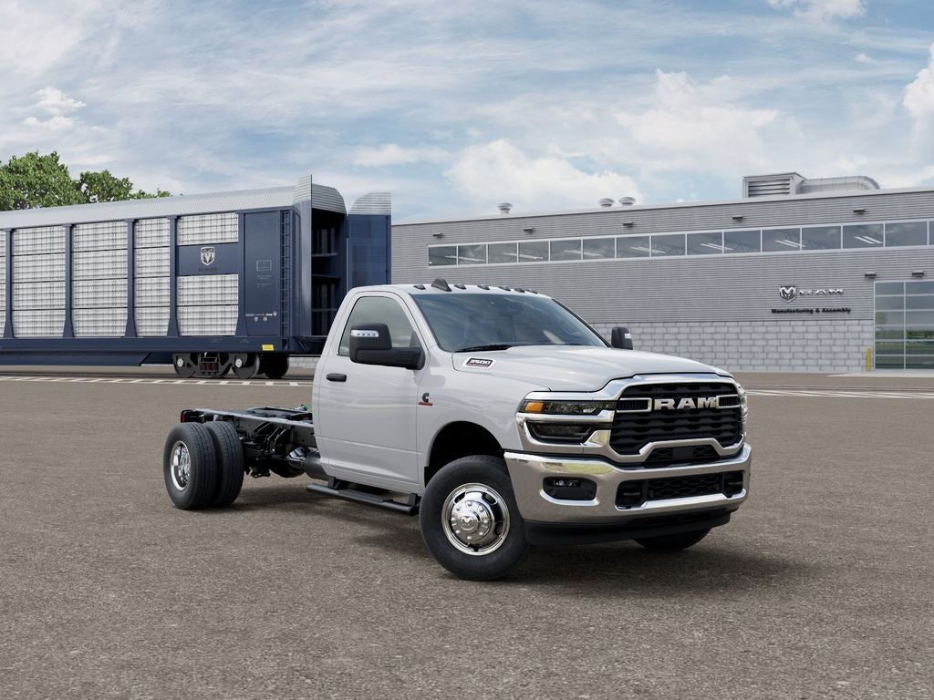2026 RAM 3500 Chassis Tradesman Chassis 84 C/A 4x4