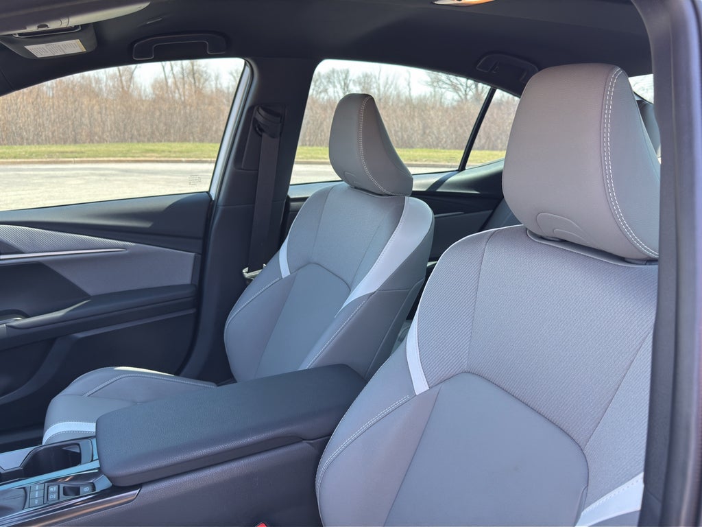 2025 Toyota Camry Hybrid SE