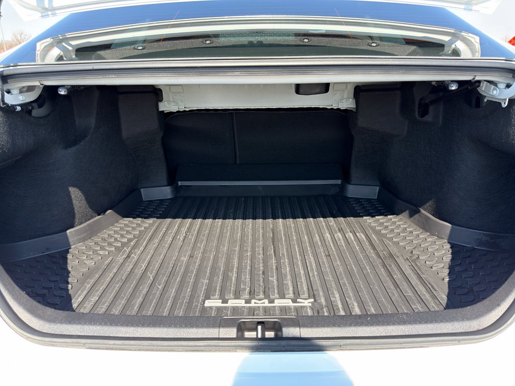 2025 Toyota Camry Hybrid SE