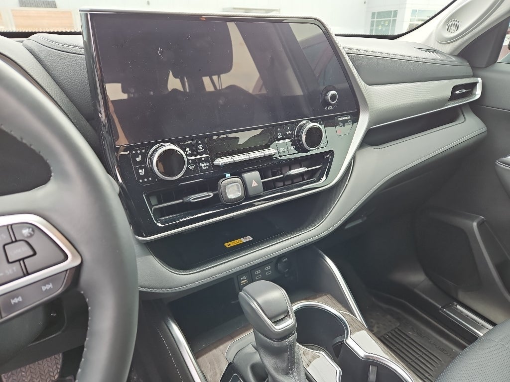 2024 Toyota Highlander Platinum