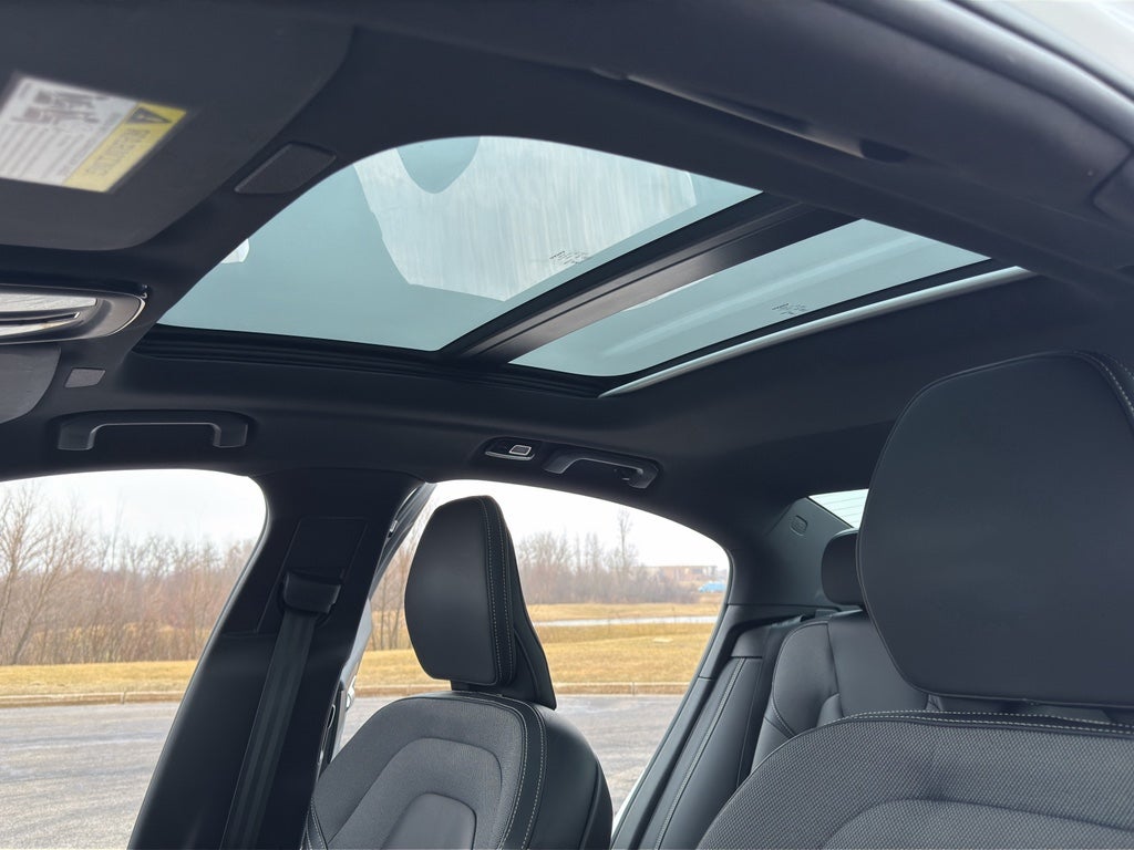 2024 Volvo S60 Plus Black Edition AWD