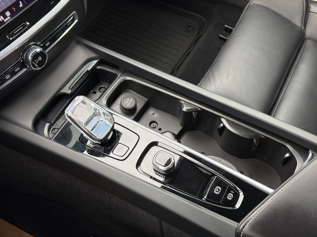 2024 Volvo S60 Plus Black Edition AWD