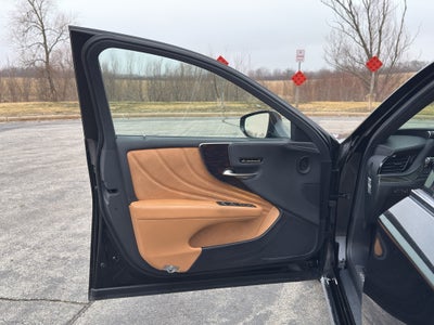 2023 Lexus LS 500 Luxury Package