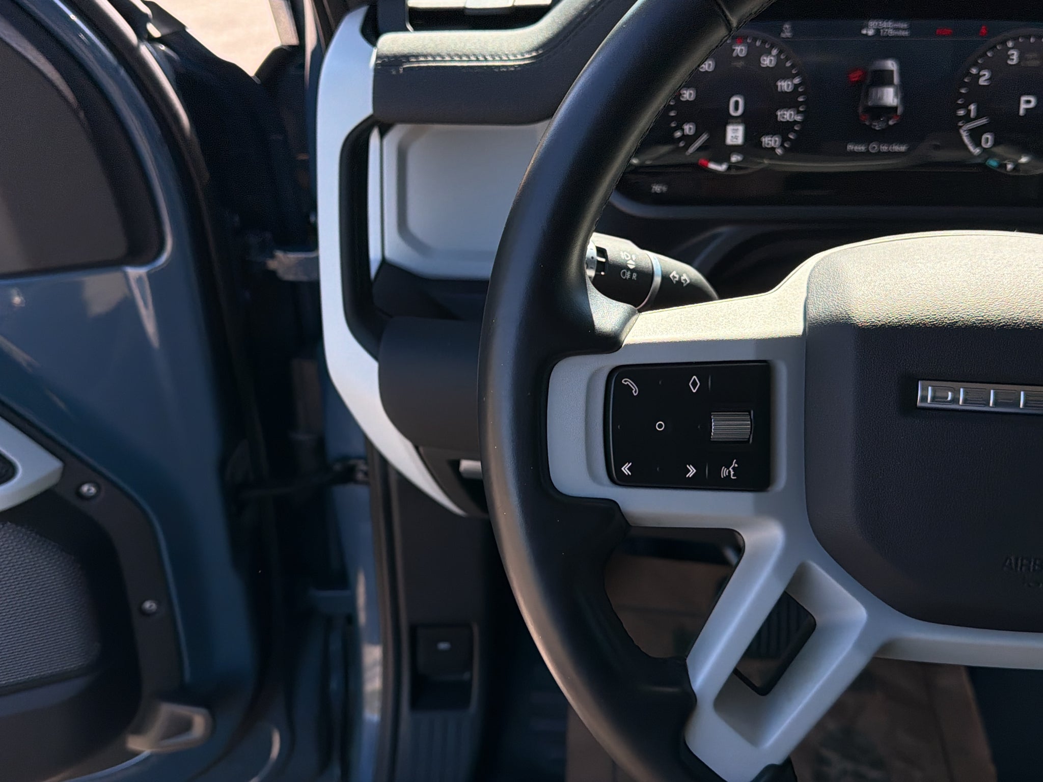 2021 Land Rover Defender 110 SE