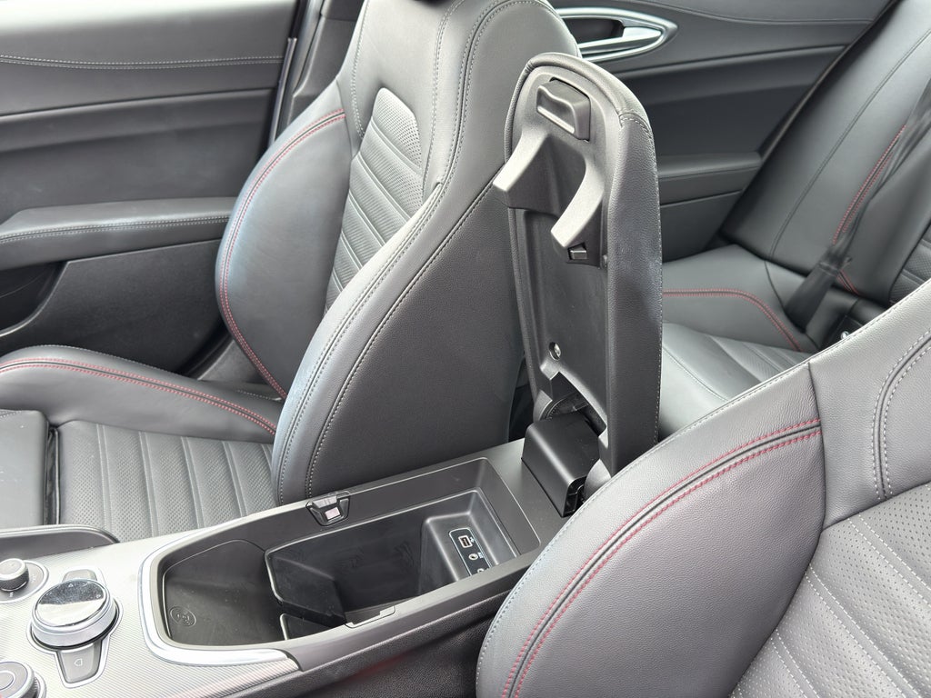 2024 Alfa Romeo Giulia Competizione