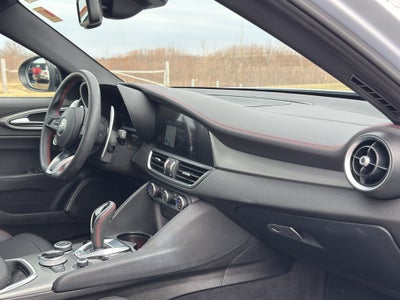 2024 Alfa Romeo Giulia Competizione