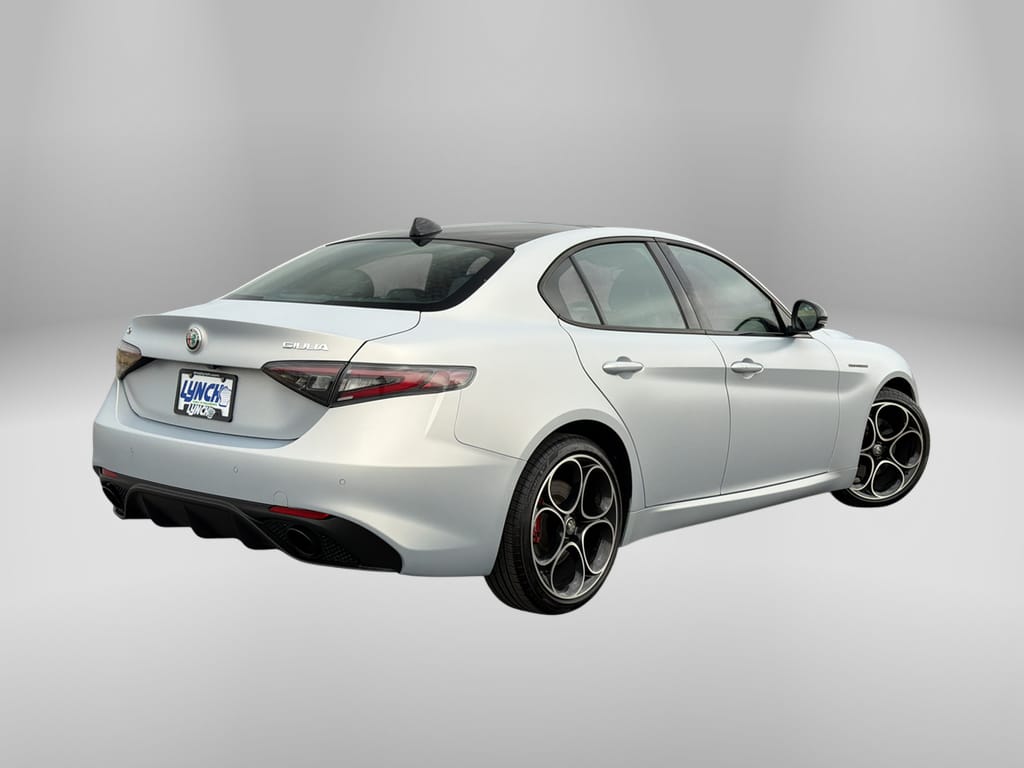 2024 Alfa Romeo Giulia Competizione