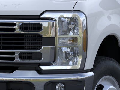 2026 Ford Super Duty F-350 DRW Chassis Cab LARIAT