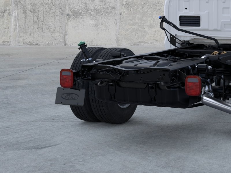 2026 Ford Super Duty F-350 DRW Chassis Cab LARIAT
