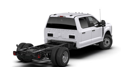 2026 Ford Super Duty F-350 DRW Chassis Cab LARIAT