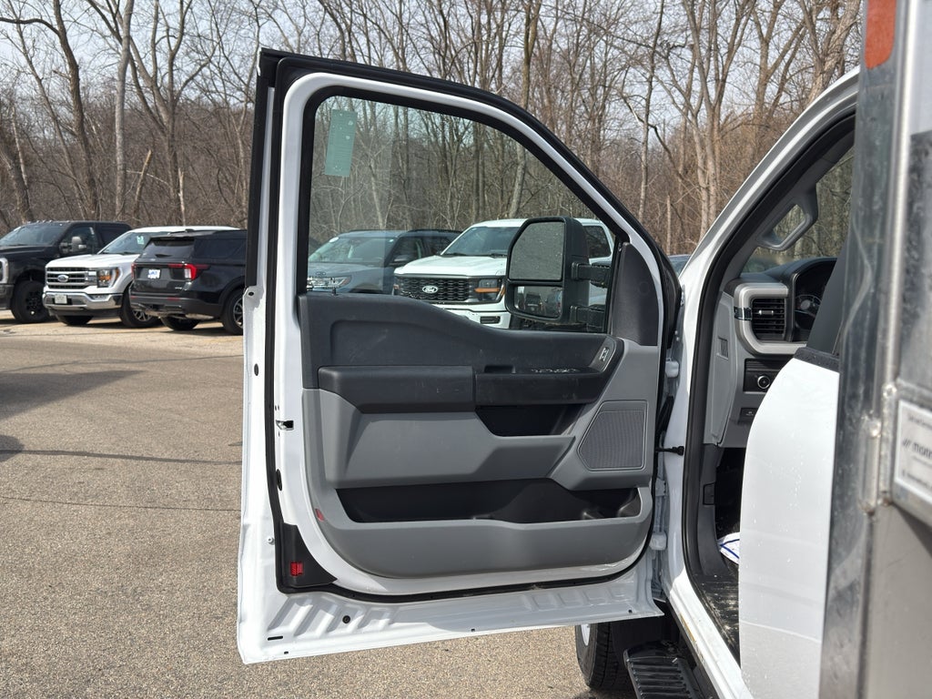 2026 Ford Super Duty F-450 DRW Chassis Cab XL