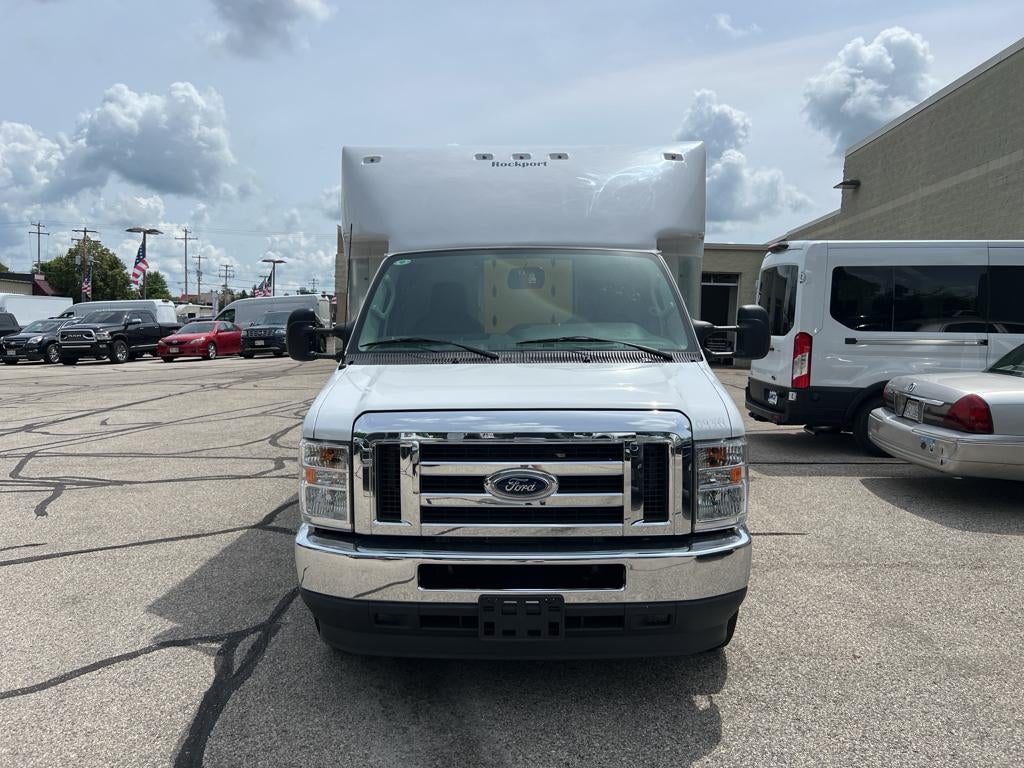 2025 Ford E-Series Cutaway E-350 SRW 138" WB