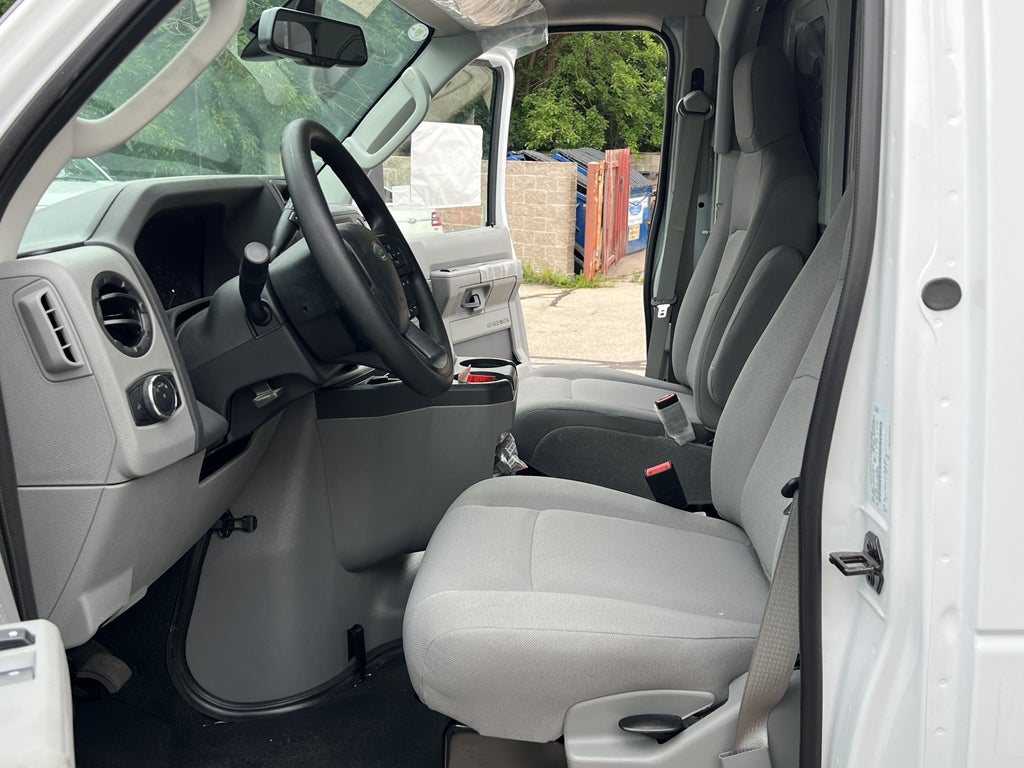 2026 Ford E-Series Cutaway E-350 SRW 138" WB