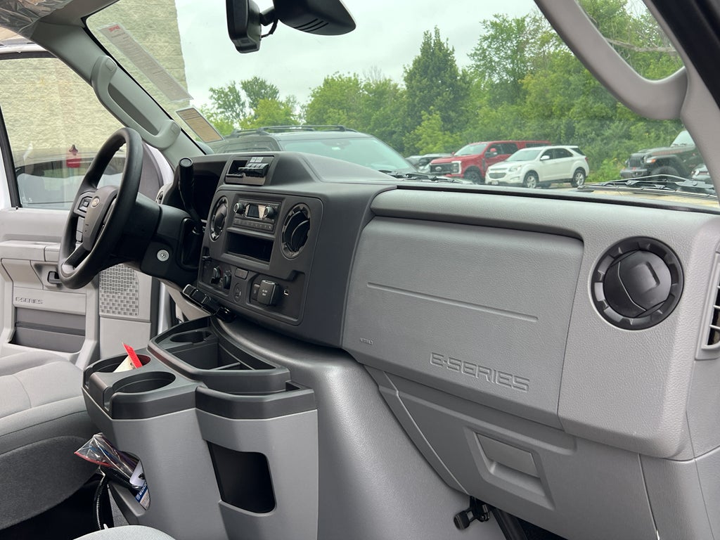 2026 Ford E-Series Cutaway E-350 SRW 138" WB