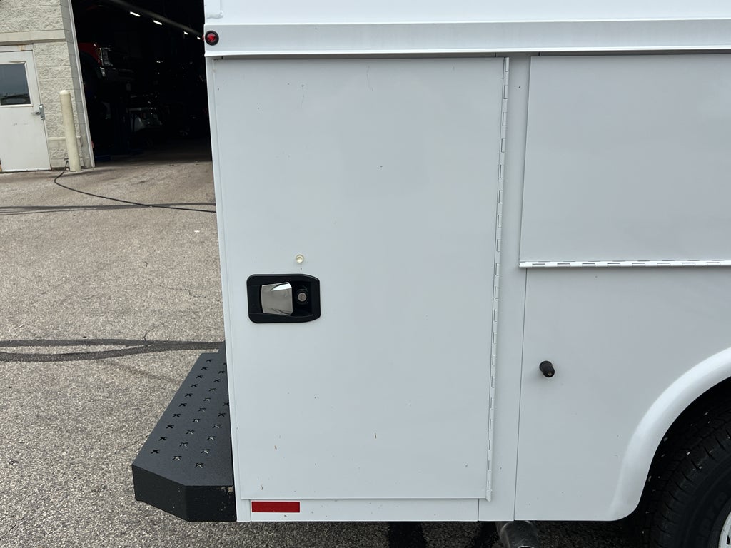 2026 Ford E-Series Cutaway E-350 SRW 138" WB