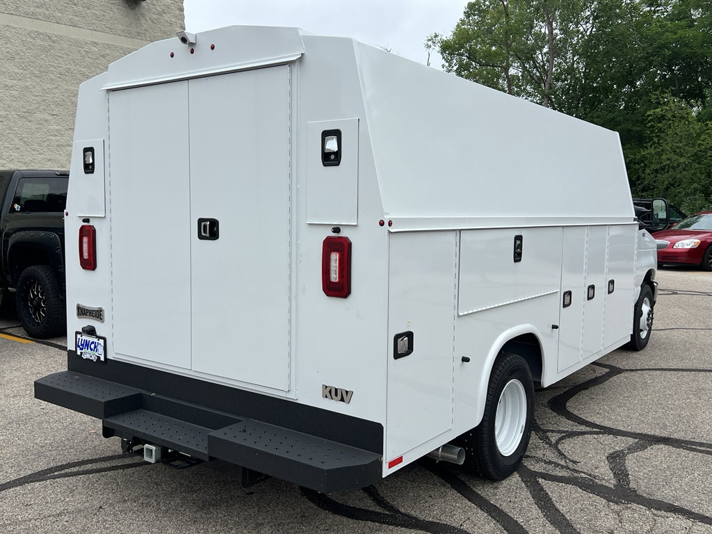 2026 Ford E-Series Cutaway E-350 SRW 138" WB