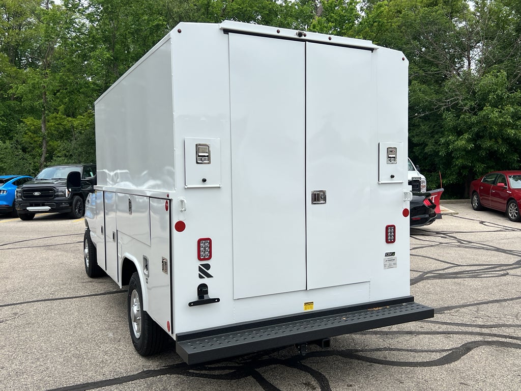 2025 Ford E-Series Cutaway E-350 SRW 138" WB