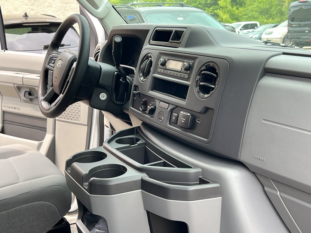 2025 Ford E-Series Cutaway E-350 SRW 138" WB