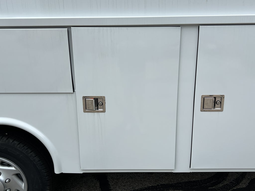 2025 Ford E-Series Cutaway E-350 SRW 138" WB