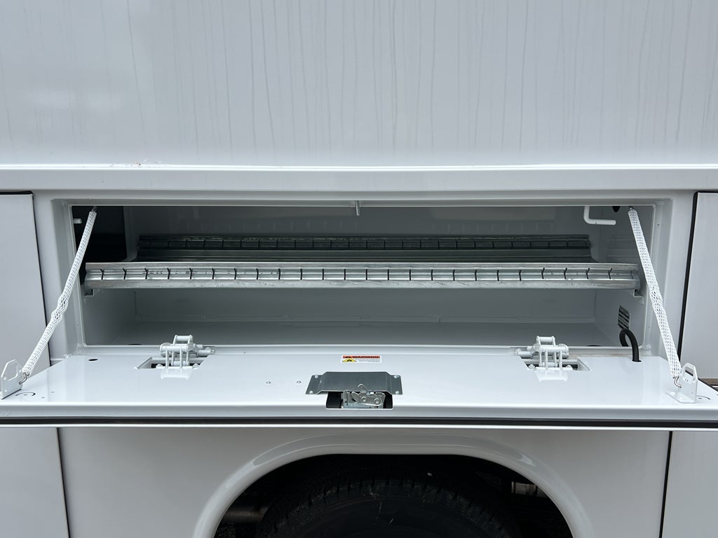 2025 Ford E-Series Cutaway E-350 SRW 138" WB