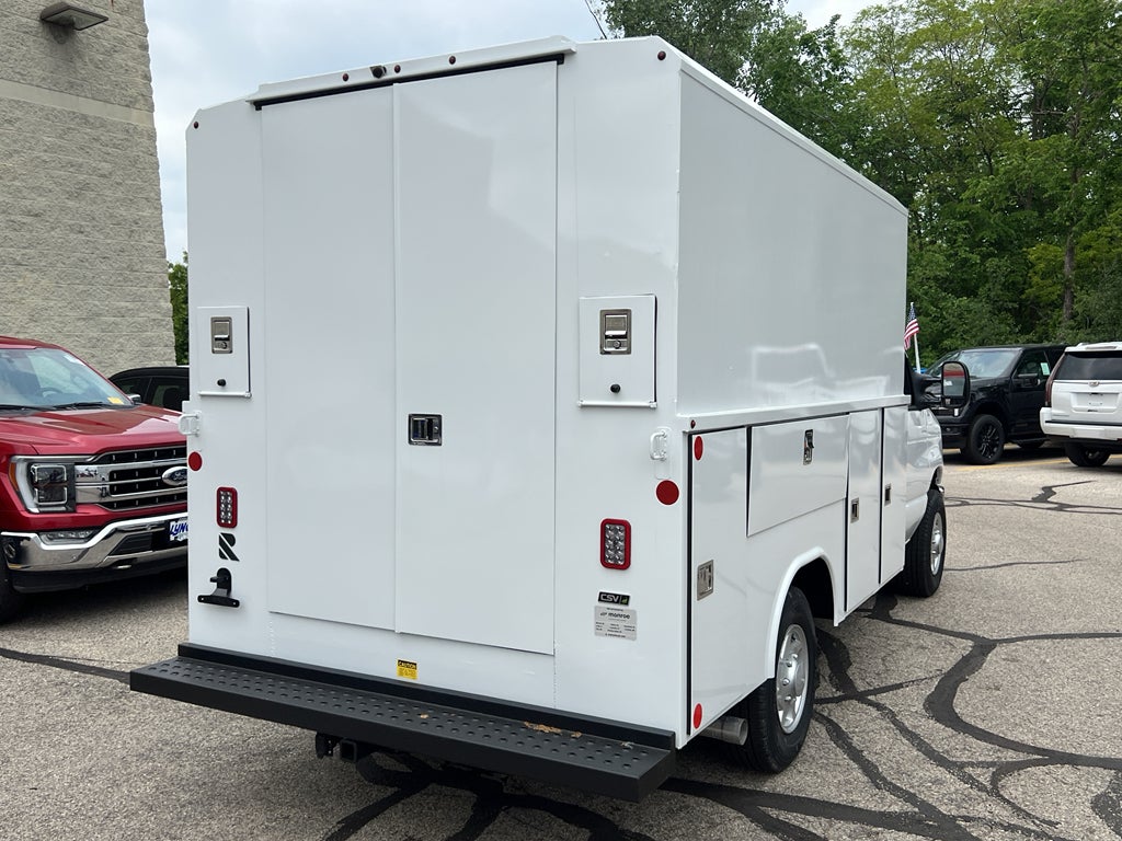 2025 Ford E-Series Cutaway E-350 SRW 138" WB