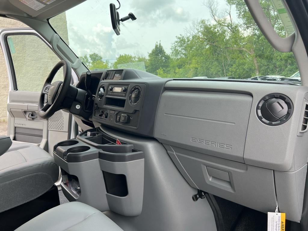 2025 Ford E-Series Cutaway E-450 DRW 158" WB