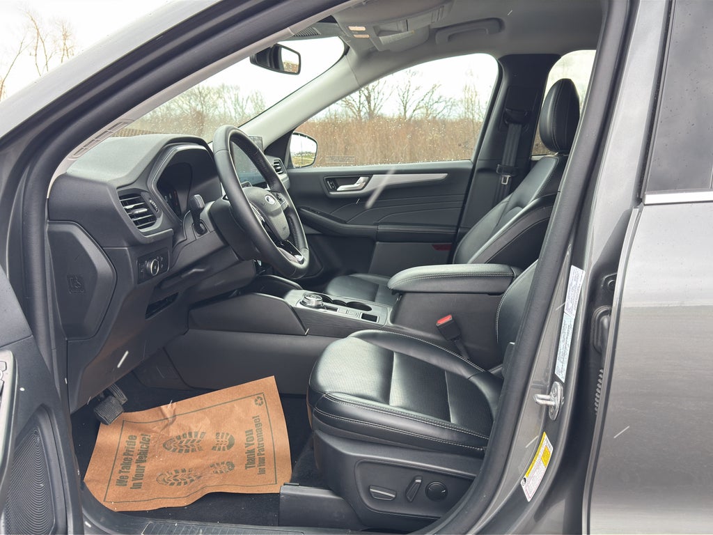 2025 Ford Escape Platinum