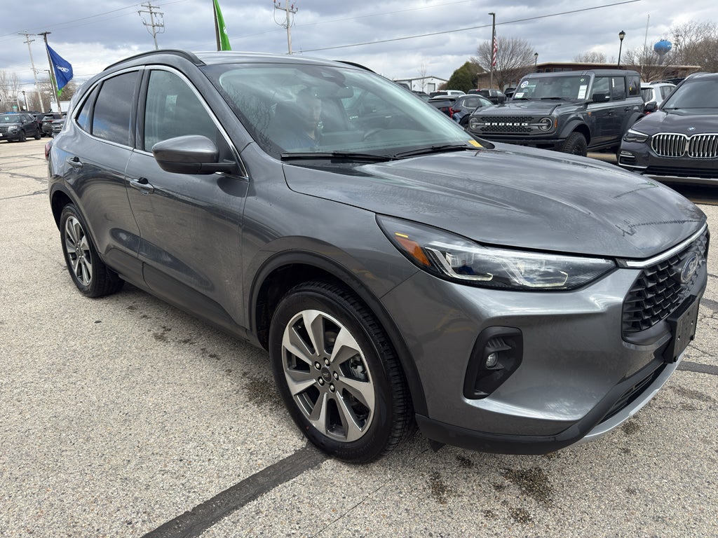 2025 Ford Escape Platinum