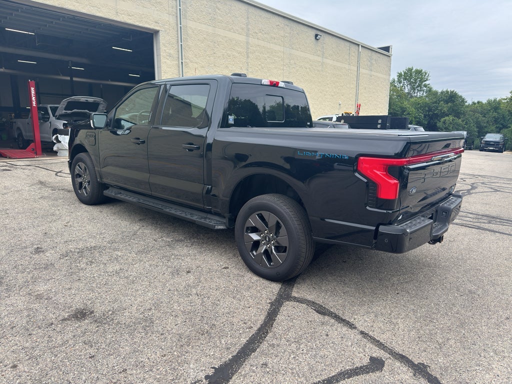 2023 Ford F-150 Lightning LARIAT
