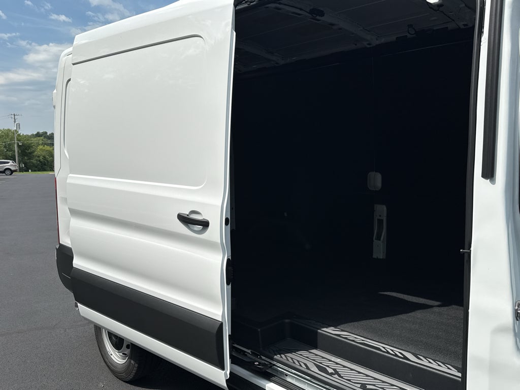 2026 Ford Transit Cargo Van T-250 148" Med Rf 9150 GVWR RWD