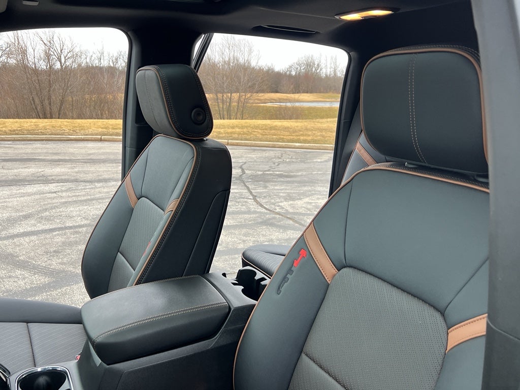 2025 GMC Canyon 4WD AT4