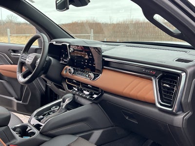 2025 GMC Canyon 4WD AT4