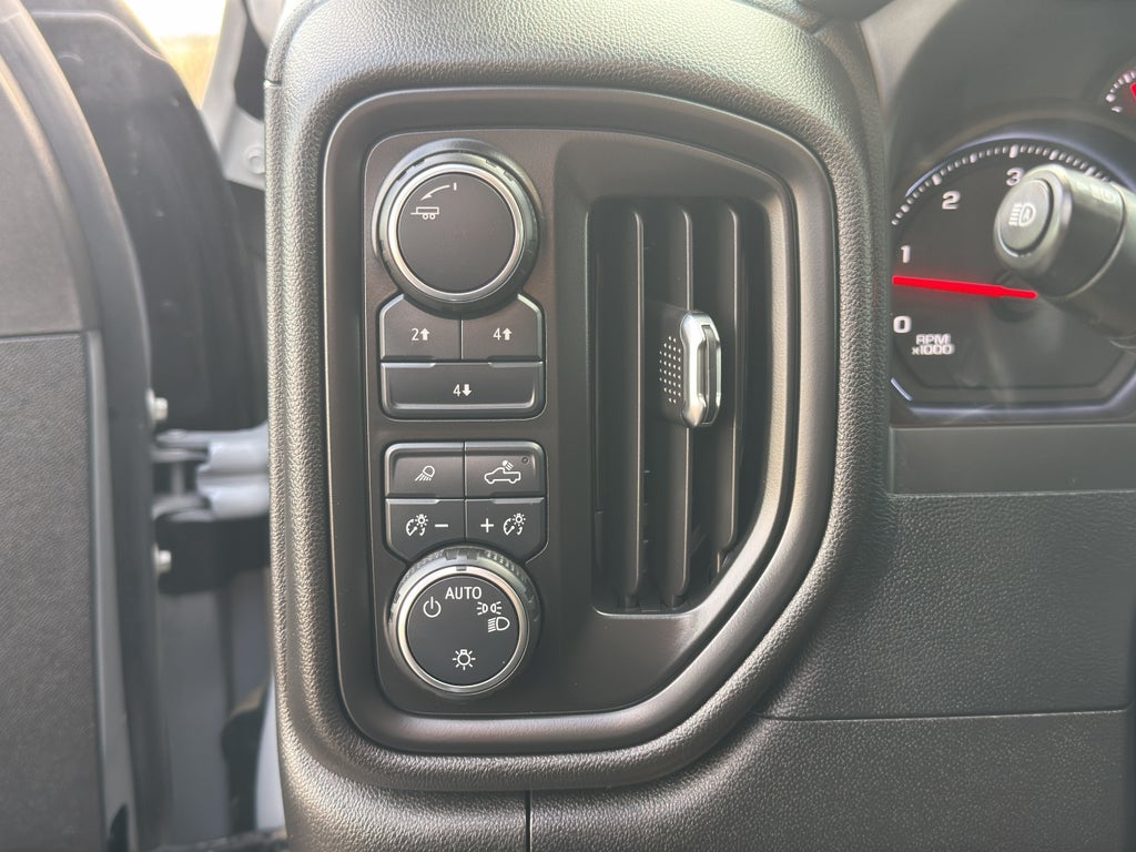 2025 Chevrolet Silverado 2500HD Custom