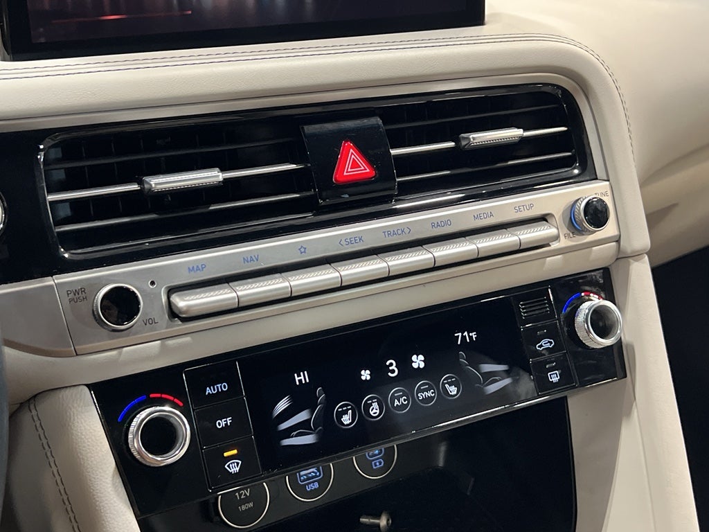 2025 Genesis G70 2.5T