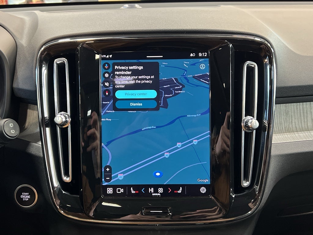 2025 Volvo XC40 Plus Dark Theme