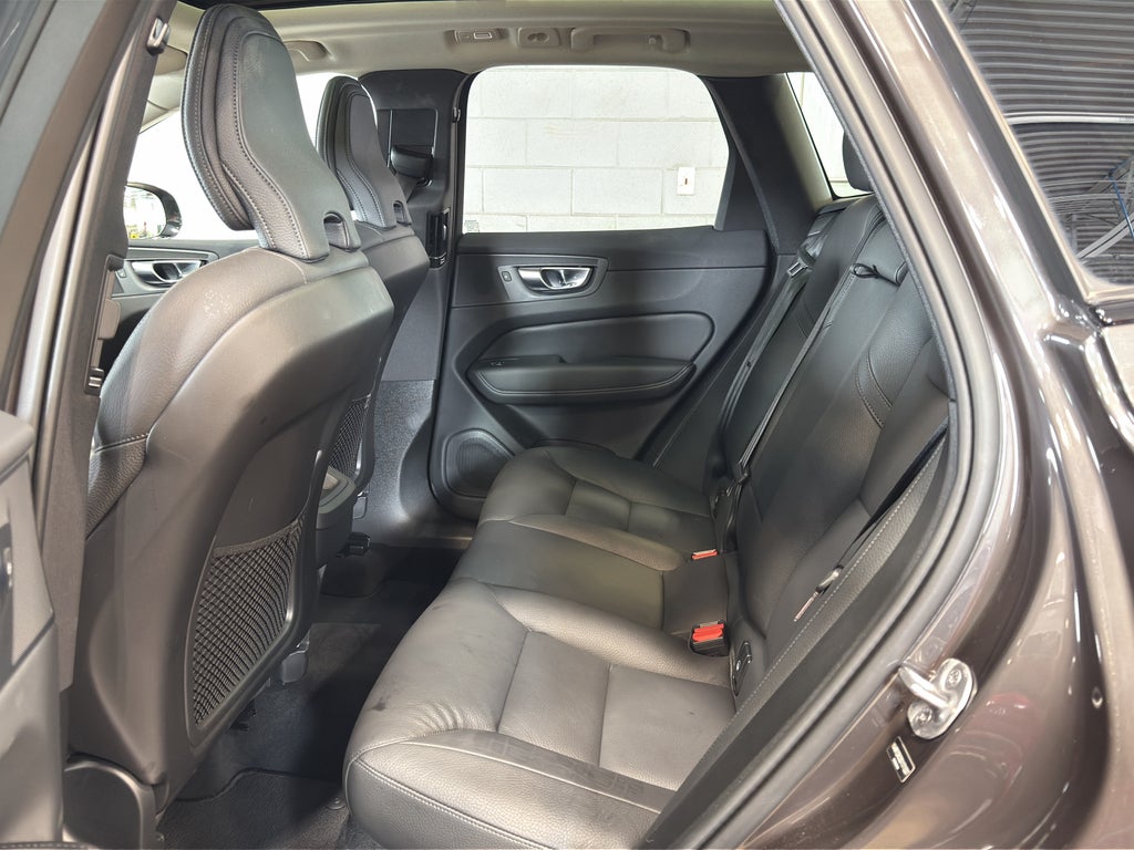 2025 Volvo XC60 Plus