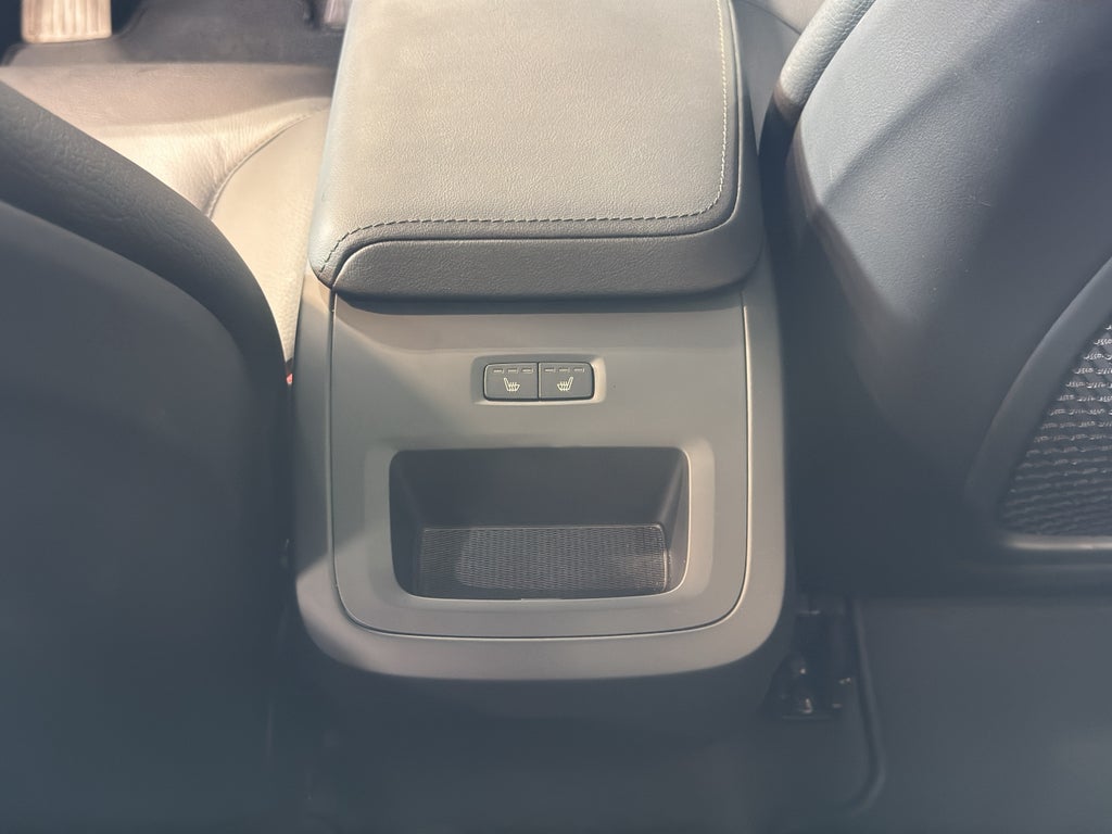 2025 Volvo XC60 Plus