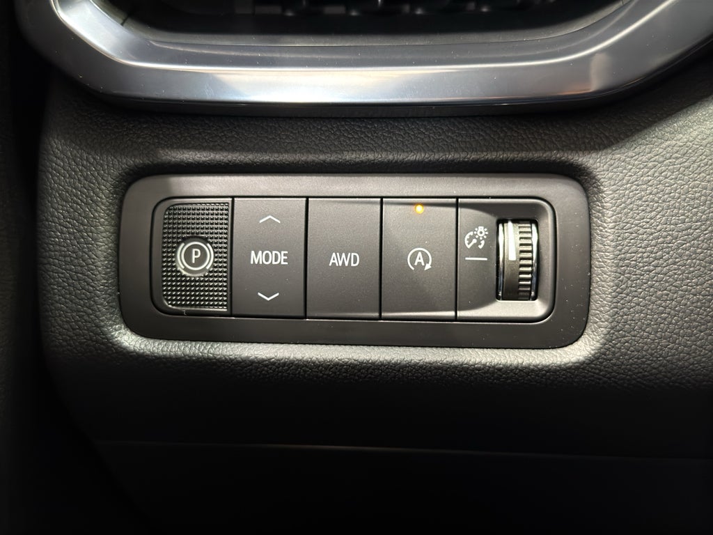 2027 GMC Acadia AT4