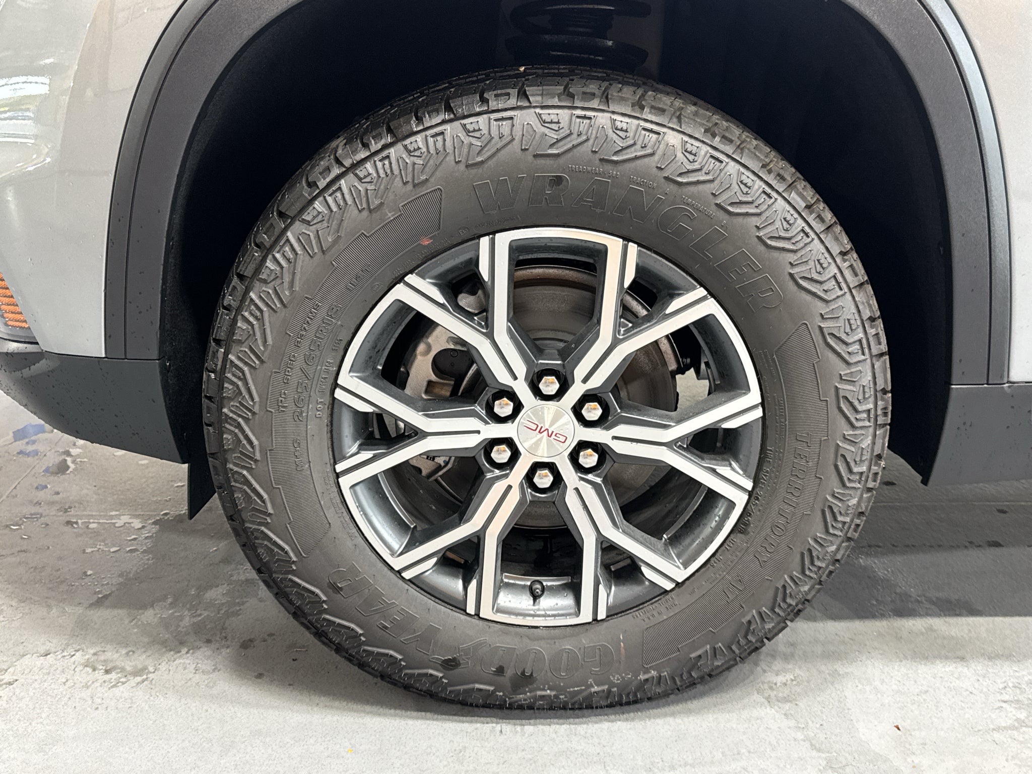 2027 GMC Acadia AT4