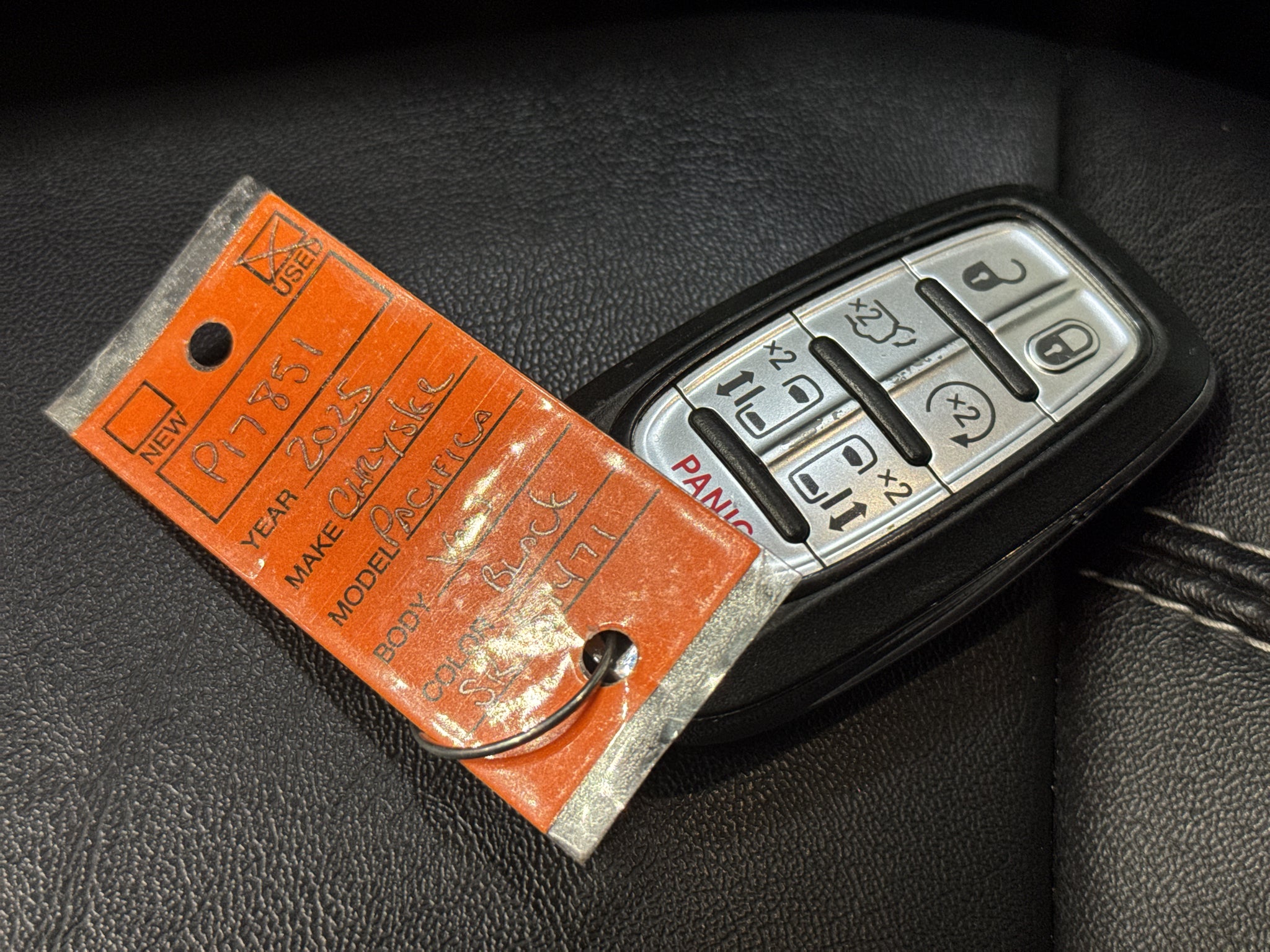 2025 Chrysler Pacifica Select
