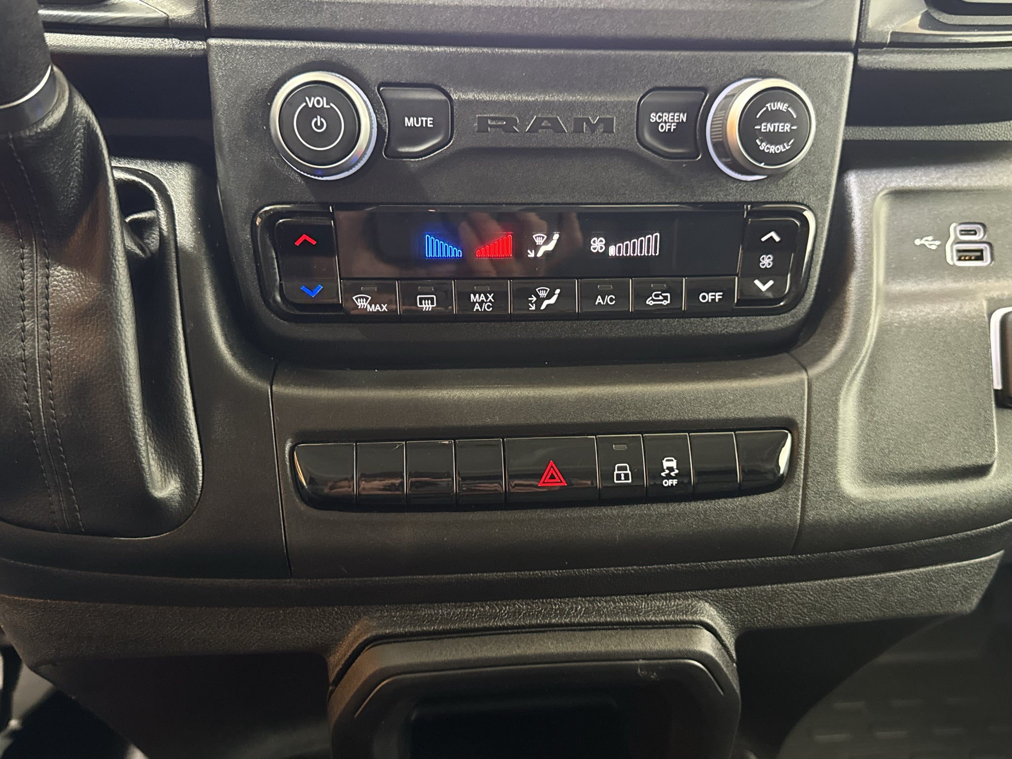 2022 RAM ProMaster Cargo Van BASE